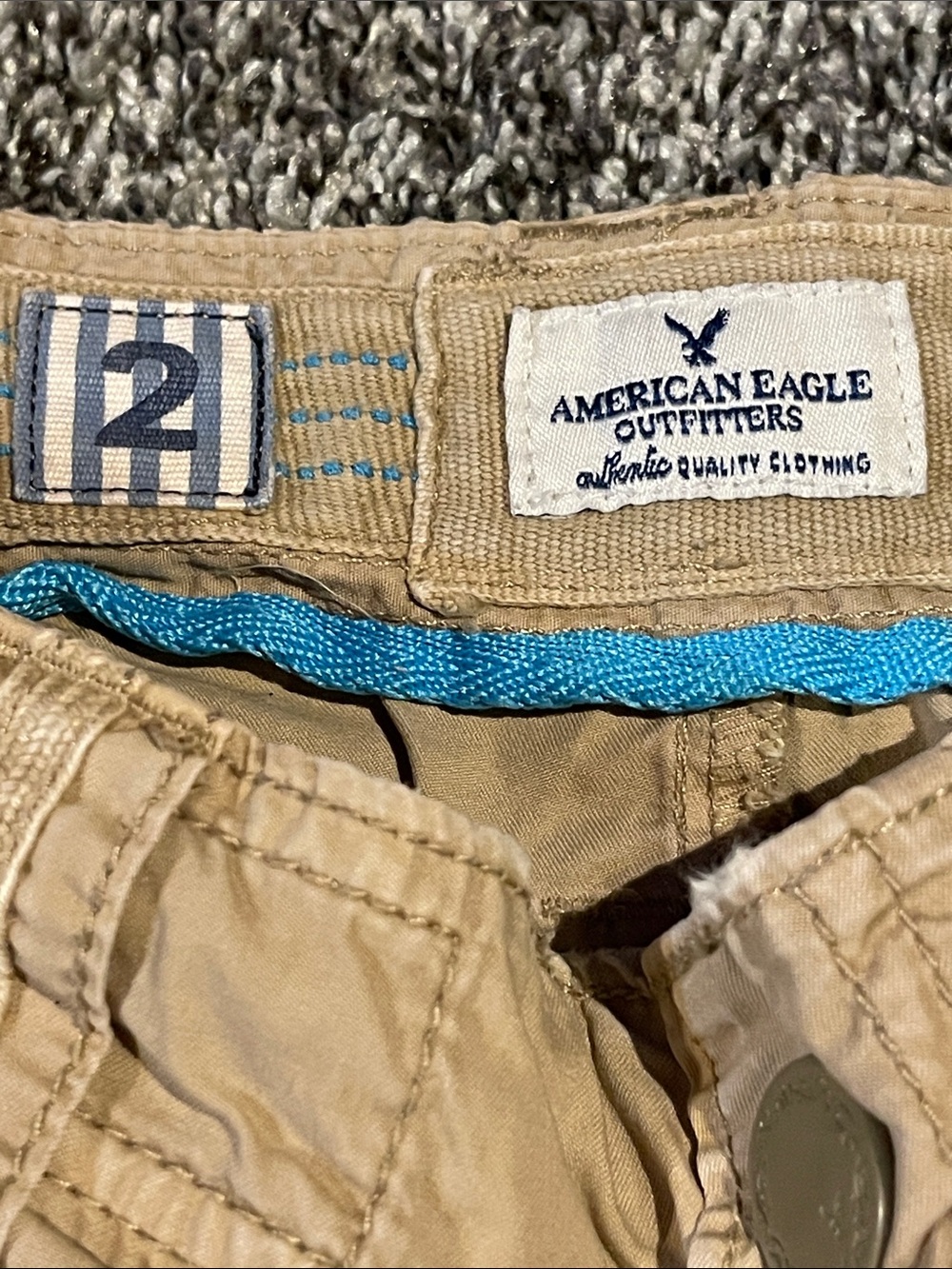 Vintage Y2K American Eagle Khaki Low-Rise uUtility Cargo Mini Shorts (2) - Picture 2 of 5